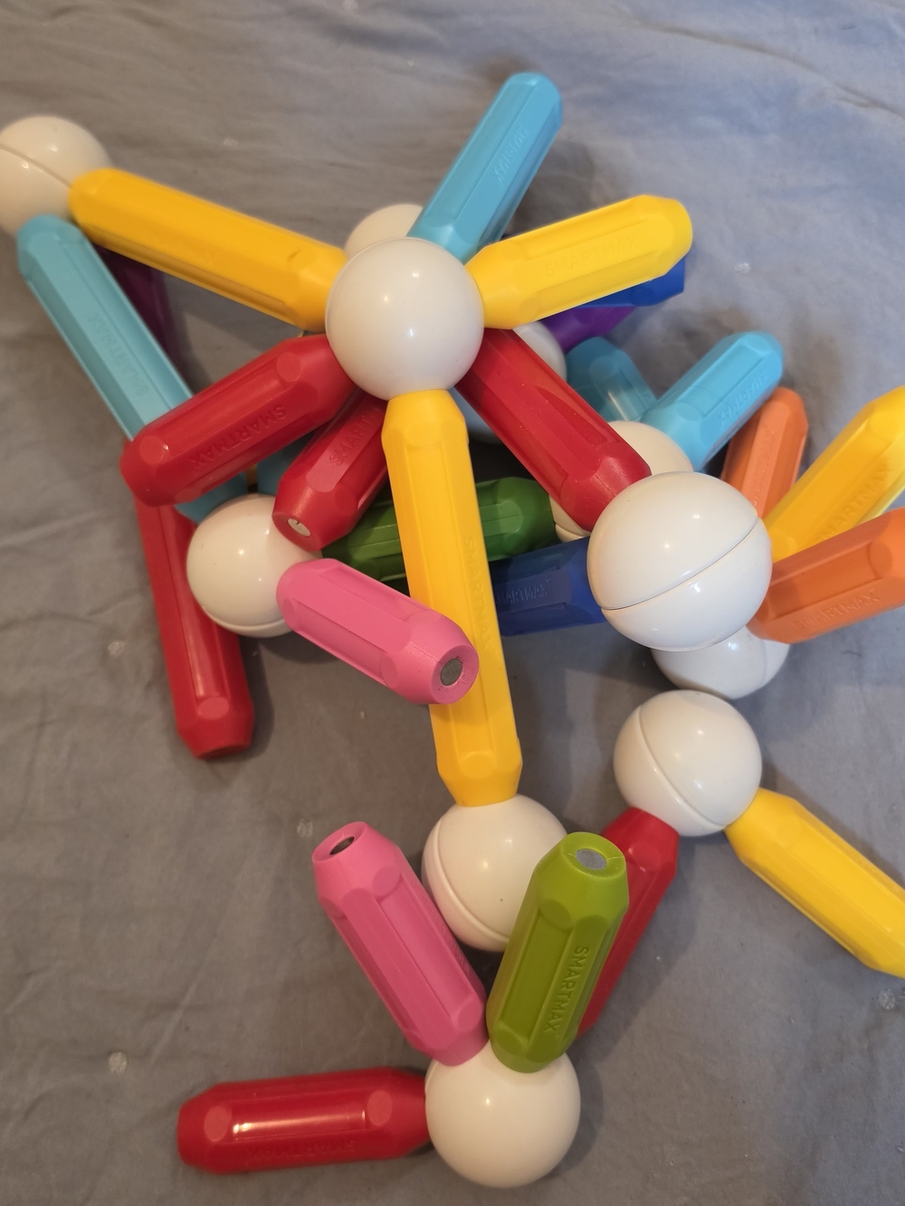 Magnetic Building Rods and Spheres - Multicolor Creative Construction Toy